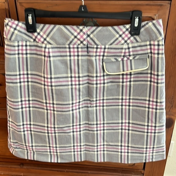 Cutter and Buck Women’s gray and pink skirt, size 6 US. - Picture 4 of 8